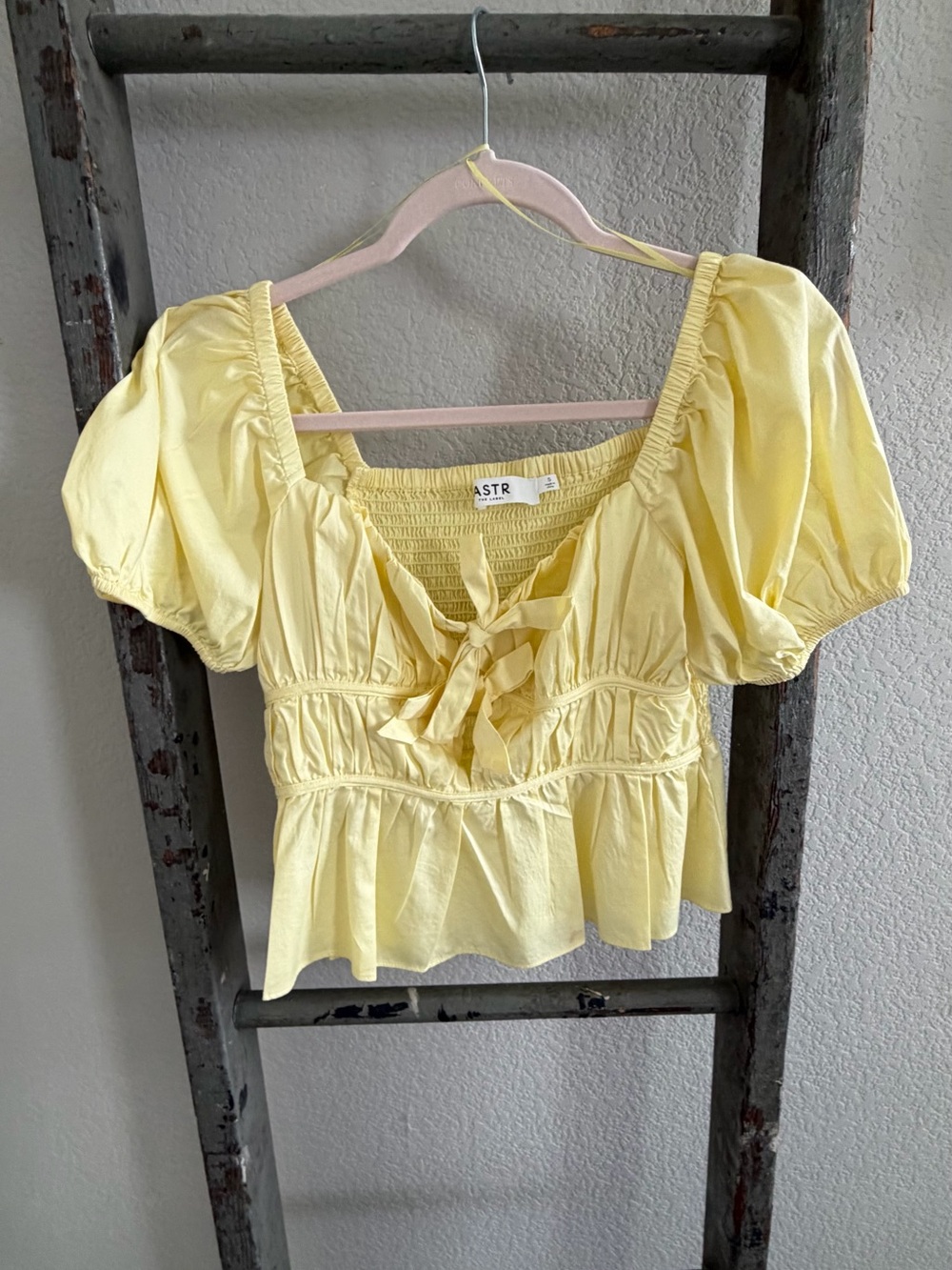 Astr Yellow Puff-Sleeve Peplum Tie-Front Top